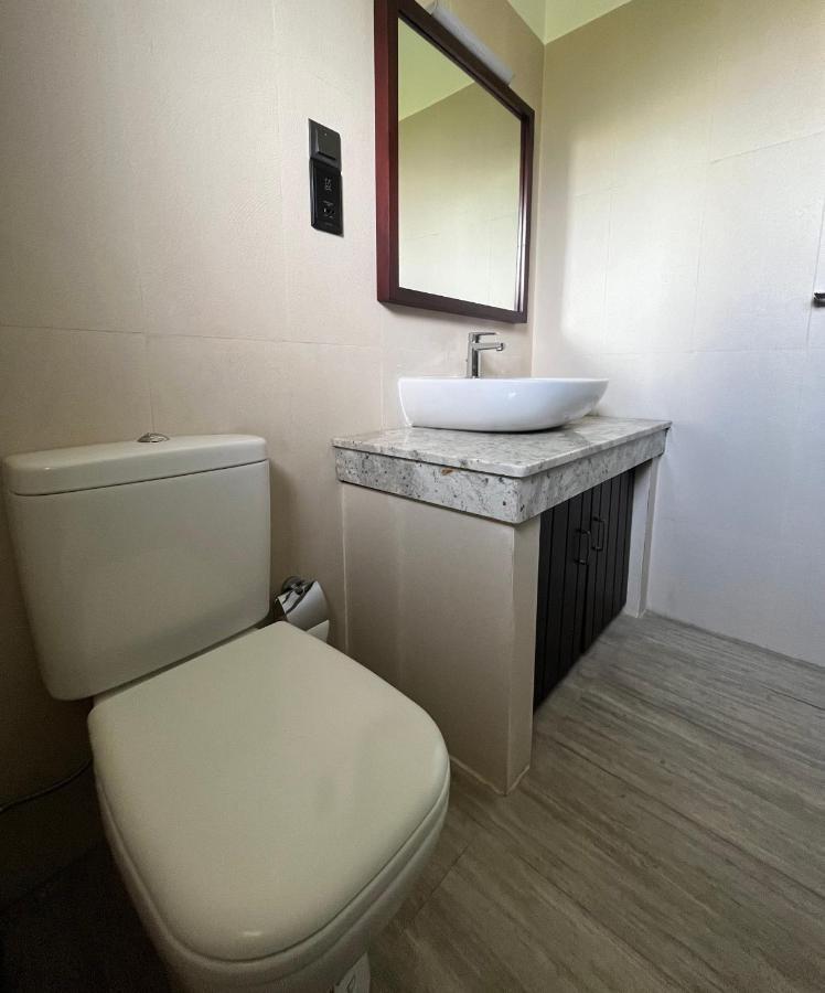 Driftwood Villa Pamunugama Ngoại thất bức ảnh