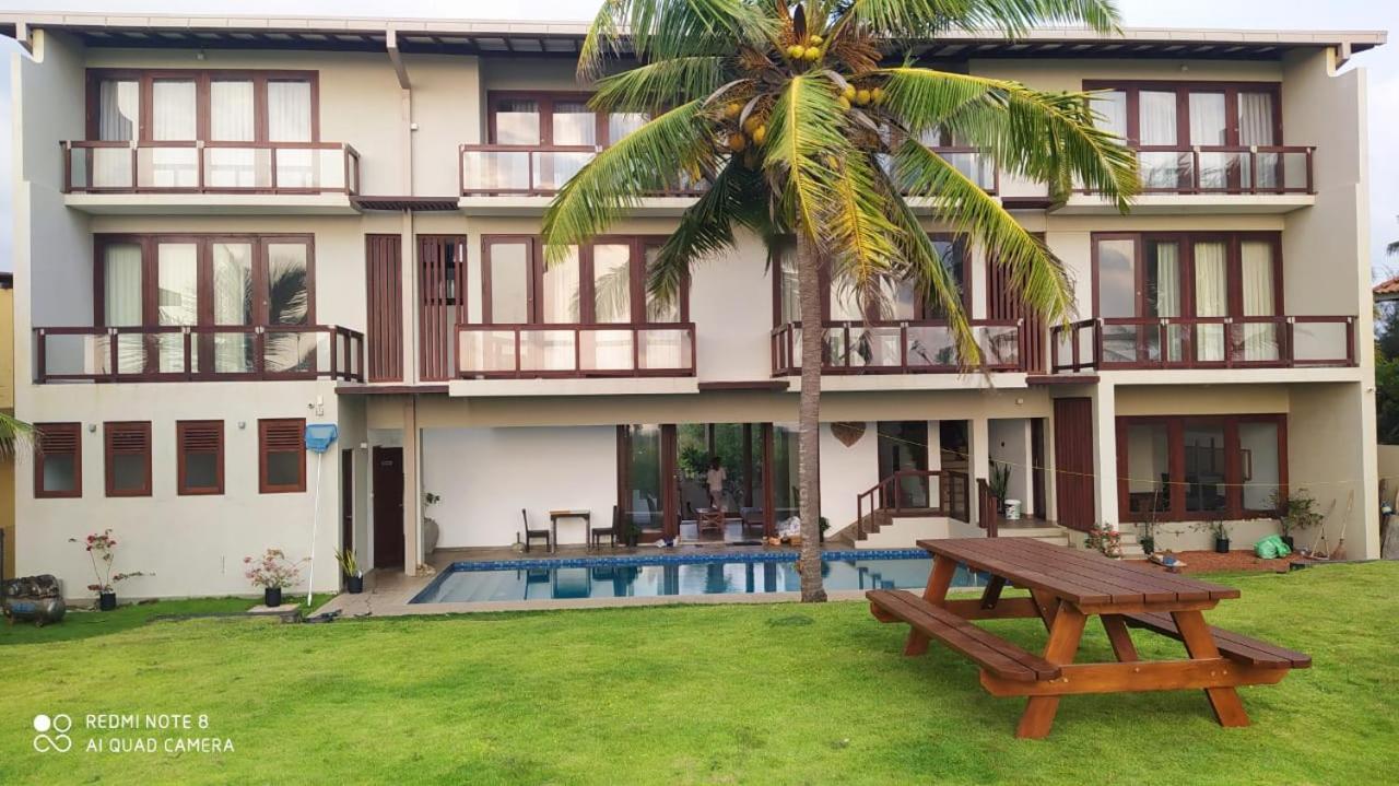 Driftwood Villa Pamunugama Ngoại thất bức ảnh