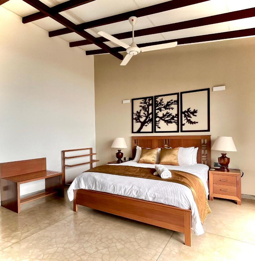 Driftwood Villa Pamunugama Ngoại thất bức ảnh