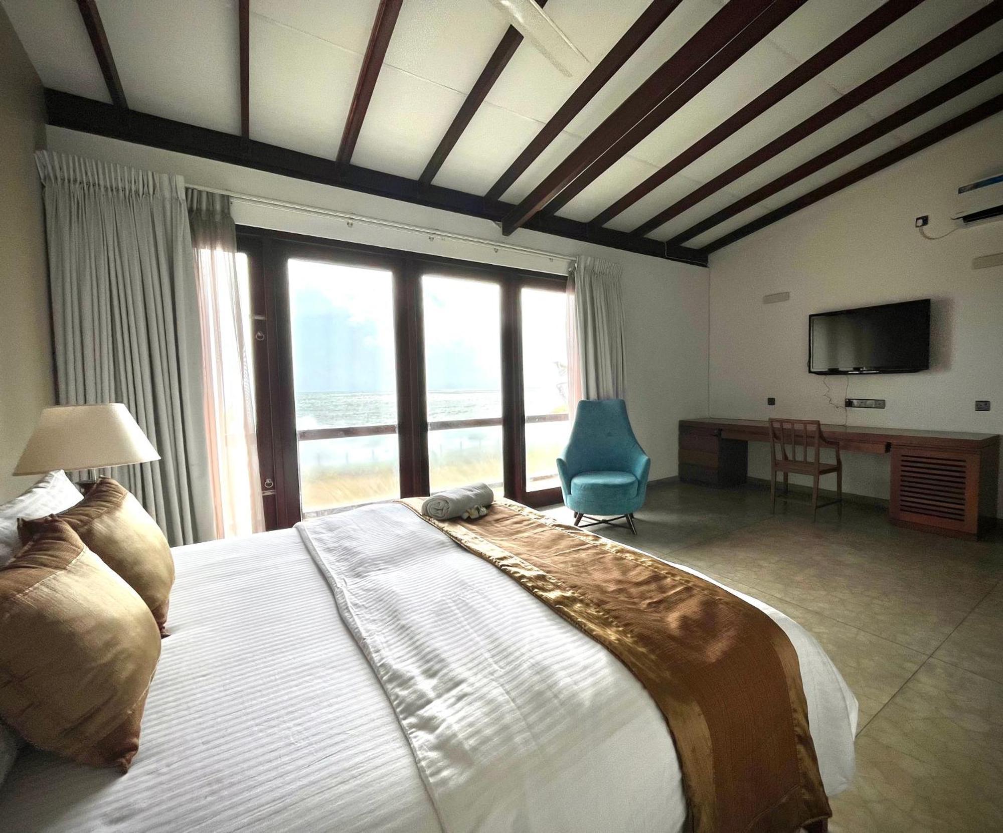 Driftwood Villa Pamunugama Ngoại thất bức ảnh
